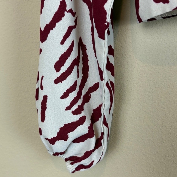 Idem Ditto Cream/Burgundy Long Sleeve Animal Print Smocked Crop Top; Size M - Picture 4 of 10